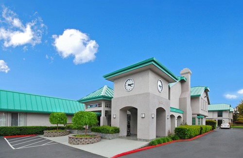 Snail Hotel | Best Western Silicon Valley Inn