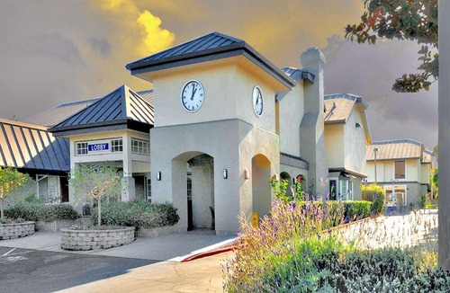 Snail Hotel | Best Western Silicon Valley Inn