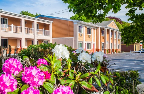 Middletown Hotel | Rodeway Inn Middletown