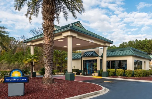 Richmond Hill Hotel | Days Inn by Wyndham Richmond Hill/Savannah