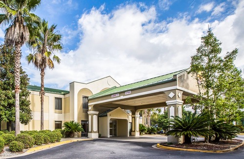 Darien Hotel | Econo Lodge Darien