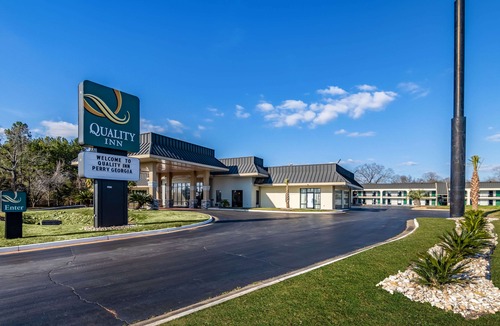 Perry Hotel | Quality Inn National Fairgrounds Area