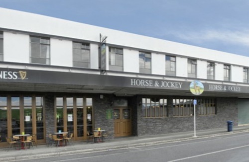 Matamata Hotel | Horse and Jockey Inn