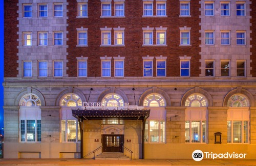 Utica Hotel | DoubleTree by Hilton Hotel Utica