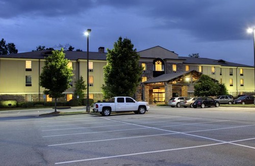 Misty River Hotel | The Lodge on Lake Oconee