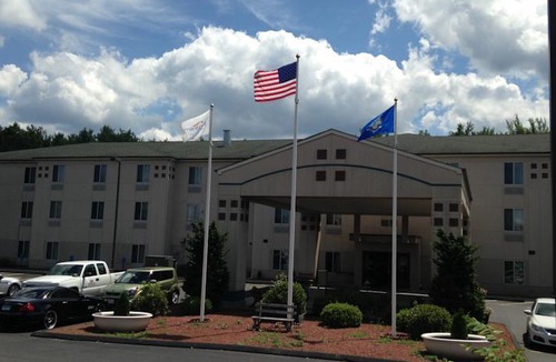 Manchester Hotel | Manchester Inn and Suites