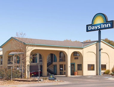 Espanola Hotel | Days Inn by Wyndham Espanola