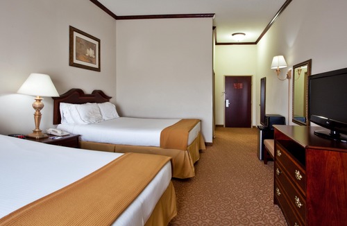 Commerce Hotel | Country Inn & Suites by Radisson, Commerce, GA