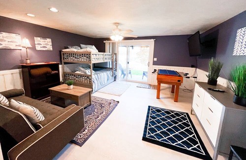 North Shore House | Smith Mountain Lake Waterfront Townhome