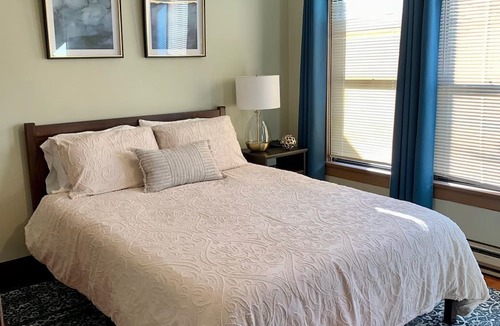 Astoria Apartment | Historic Downtown Riverview Flat, No. 2