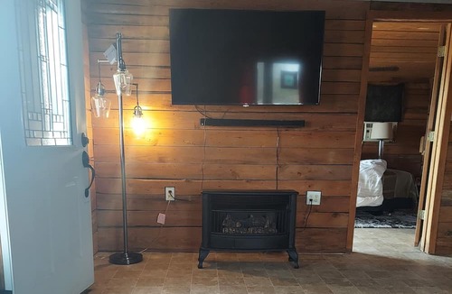 Paris Cabin | Cabin with laid back style and feel