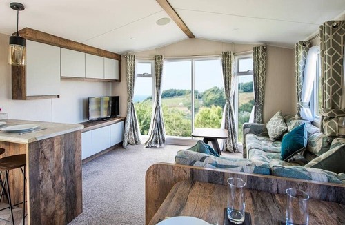 Combe Martin Apartment | 5 bedroom accommodation in Combe Martin