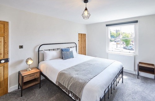 Stokesley House | Host & Stay | 2 College Square