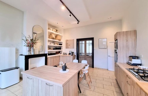 Abscon House | Large, spacious, fully renovated house