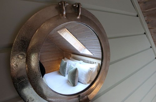 Llanrhystud Cabin | 2 bedroom accommodation in Llanrhystud, Cardiganshire