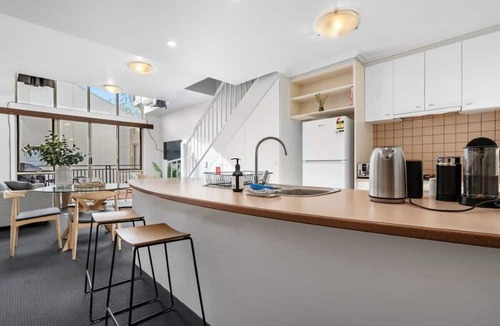 Prahran Apartment | Prahran 3 Bed Escape - Close to everything