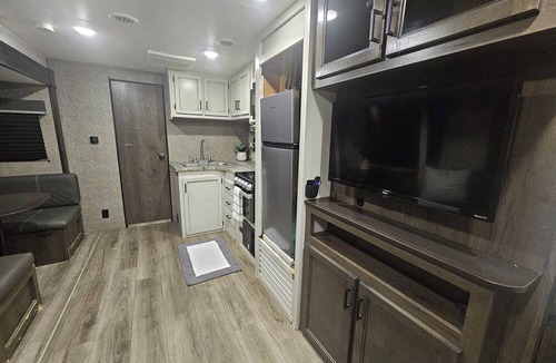 Taylor House | Rv close to samsung plant. 13 minutes. All include.