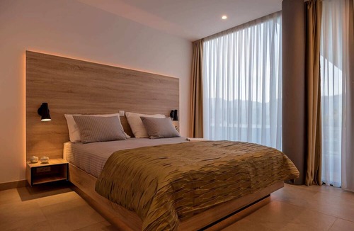 Zrnovo Villa | Stunning Villa with Views of the Adriatic Sea