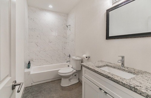 South Dallas - Fair Park House | Central Dallas| 5min to Dtown/Deep Ellum| 65” TV