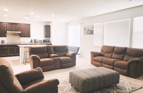 Pittsburg House | Beautiful Spacious Home
