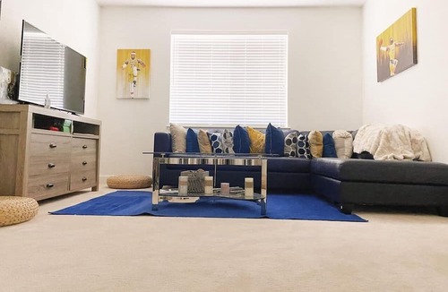 Pittsburg House | Beautiful Spacious Home