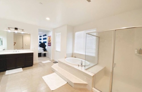 Pittsburg House | Beautiful Spacious Home
