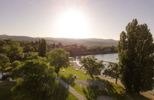 Wapato Point Resort | Wapato Point - Spacious 2 Bedroom W/Full Kitchen & Beach View