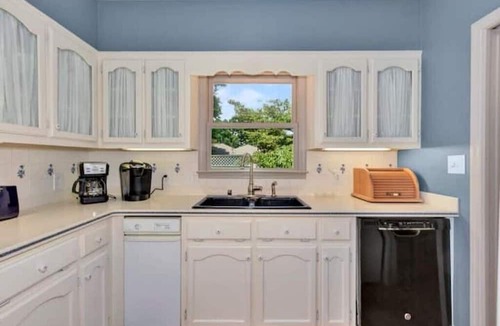 Brownsboro House | Southern Pecan Hideaway - Luxury Home