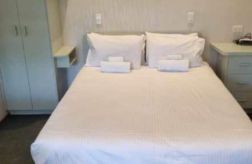 Alexandra Cabin | Alexandra Parklife. Deluxe Studio 2