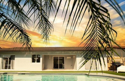 Richmond West House | Unbelievable Pool, Games, and BBQ Experience in Miami
