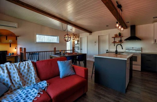 Orford Ski Chalet | Chalet Woodpecker Lodge - Warm + Spa