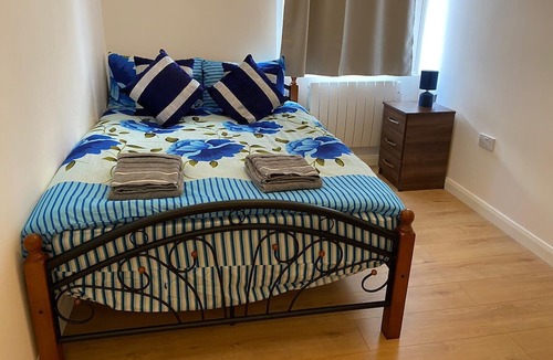 Walpole Apartment | Two bedrooms in Ealing 2