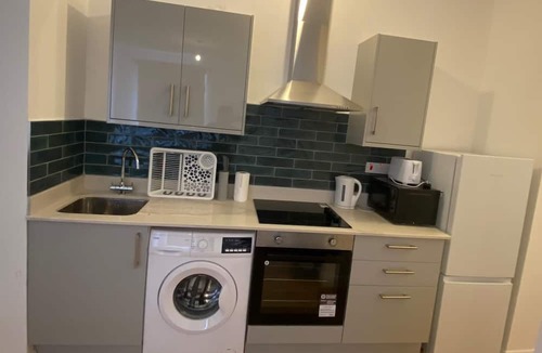 Walpole Apartment | Two bedrooms in Ealing 2