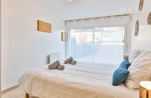 Longeville-sur-Mer House | House with garden, near the sea.