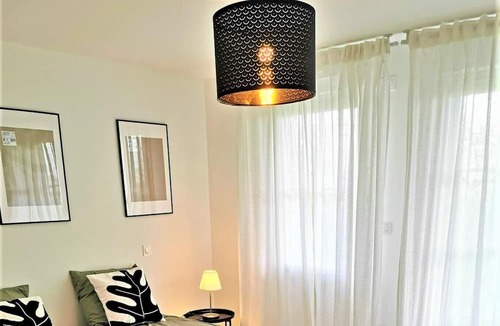 Serris Apartment | Apartment near Disneyland with private garden