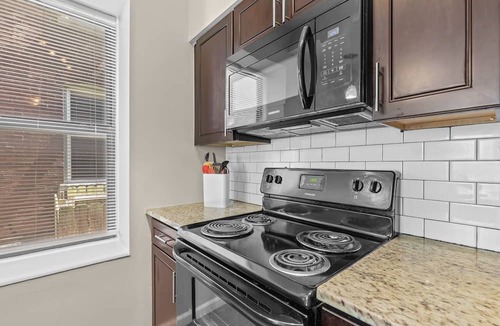 St. Louis Apartment | Cozy City Getaway near SLU Hospital