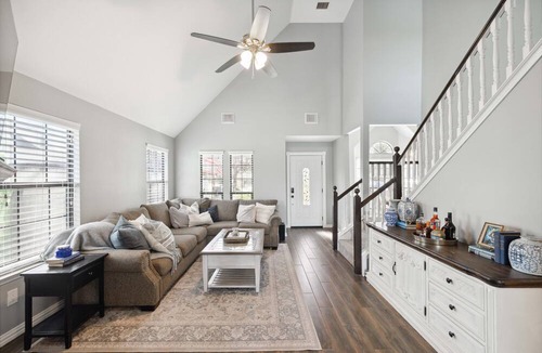 Fort Worth House | Secluded Lake Front Delight!