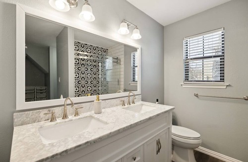 Fort Worth House | Secluded Lake Front Delight!