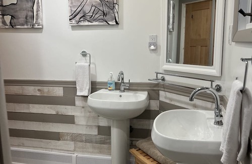 Millerton House | MJ’s Retreat Upstate NY