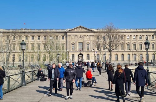 Strasbourg -Saint-Denis Apartment | Urban Flat 70 - Authentic 3BDR Parisian Flat