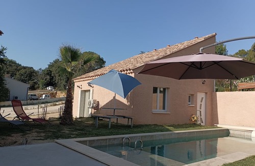 Suze-la-Rousse Villa | Maison en Campagne Avec Piscine