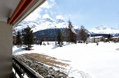 Champfer Apartment | Cozy studio in Champfèr / St.Moritz (B4)