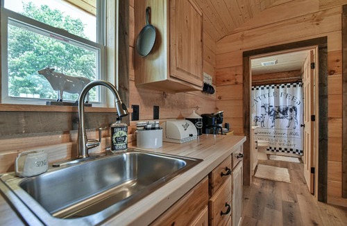Hendersonville Cabin | Beautiful Log Cabin on Horse Farm The Holy Cow
