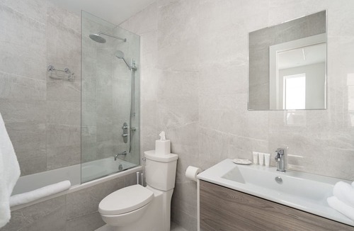 International District Apartment | BAKAN - Gem in the city : MODERN 2BD in Old/DT