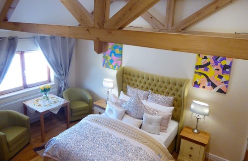 Lower Assendon Bed & Breakfast | Luxury 5 star Lavender room