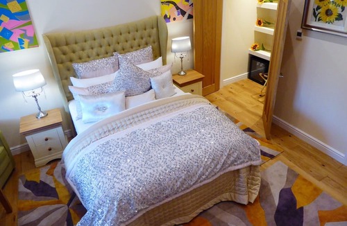 Lower Assendon Bed & Breakfast | Luxury 5 star Lavender room