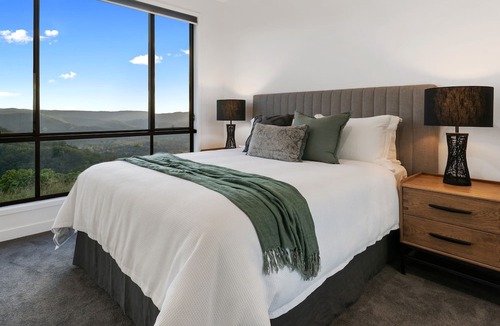 Booroobin Apartment | The Ridge at Maleny - The Executive Residence
