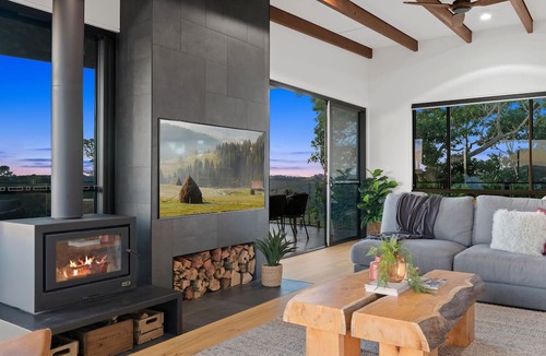 Booroobin Apartment | The Ridge at Maleny - The Executive Residence