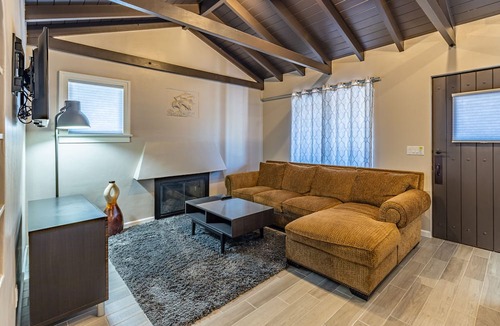 Tucson House | Modern, new house. One Block from Campus