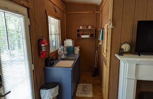 Canton Cabin | Lonesome Dove Near First Monday Trade Days